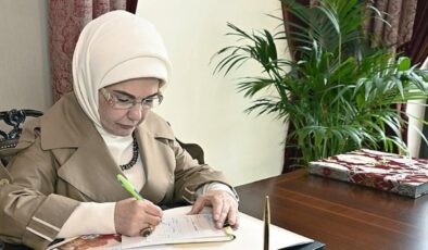 Emine Erdoğan kurbanını Türk Kızılay’a bağışladı