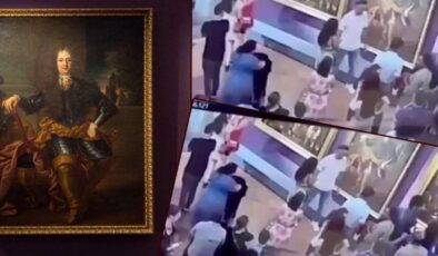 Turistin dikkatsizliği sinirleri gerdi: 300 yıllık tablo fotoğraf kurbanı oldu!
