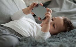 Uzman doktordan ekran bağımlılığı uyarısı: Çocuklarda konuşmayı geciktiriyor!