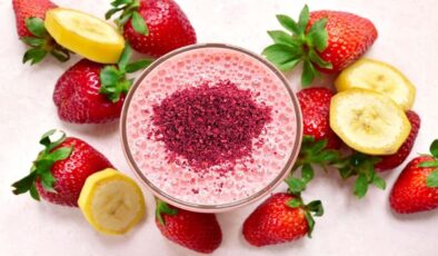 Yağ yakan çilekli sumaklı smoothie tarifi!