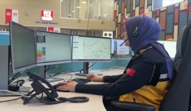 112 Acil tıp teknisyeni telefondan anlattığı Heimlich manevrası ile hayat kurtardı