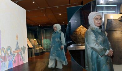 Emine Erdoğan Anadolu Selçukluları Sergisi’ni ziyaret etti