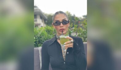 Demet Özdemir’in InStyle Gecesindeki Elbisesi Sosyal Medyayı İkiye Böldü