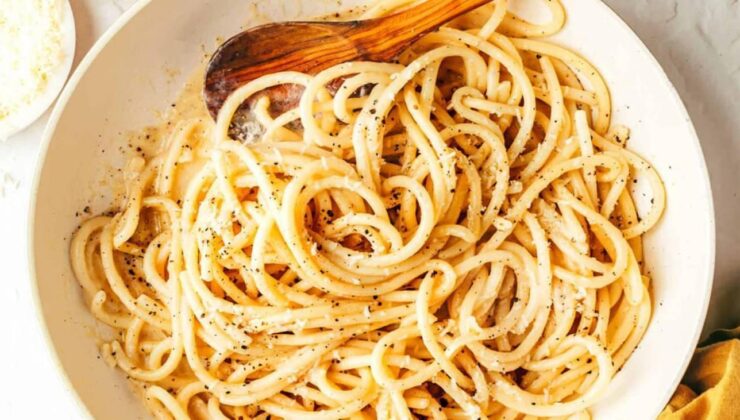 İtalyanları ve İngilizleri karşı karşıya getiren Spaghetti Cacio e Pepe tarifi