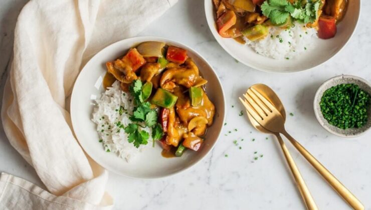 Tavuk şişe Asya dokunuşu: 30 dakikada satay soslu tavuk tarifi