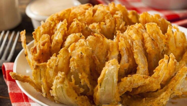 Yeni nesil atıştırmalık: Evde Blooming Onion (soğan çiçeği) nasıl yapılır?