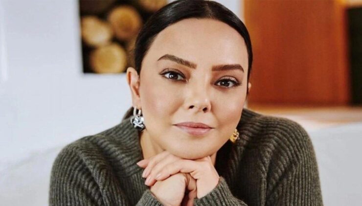 Ebru Gündeş havalimanında makyajsız görüntülendi, tuhaf hareketleri tepki topladı