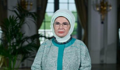 Emine Erdoğan, 5. Lider Eşleri Zirvesi’ne video mesaj gönderdi:Eğitimciler örnek şahsiyetlerdir