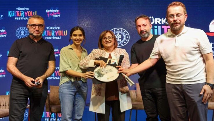 GastroANTEP’te Şef Ömür Akkor rüzgarı: Yerel ürünler ve güvenli gıda gündemde