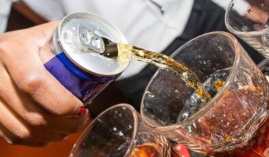 İngiltere’de yeni karar: Gençlere enerji içeceği yok!