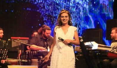 Yıldız Tilbe sahnede bir anda fenalaştı! Konsere ara verildi