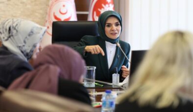 Bakan Mahinur Özdemir Göktaş, kadına yönelik şiddetle mücadelede STK’larla bir araya geldi!