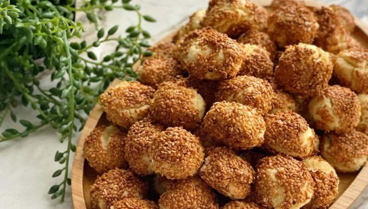 Çay saatlerine lezzet katın: Tahinli simit kurabiye tarifi