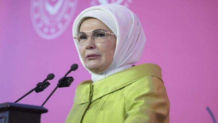 Galata Kulesi Sıfır Atık renklerine büründü: Emine Erdoğan’dan anlamlı paylaşım