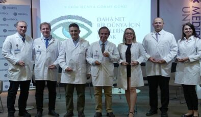 Medipol’den Dünya Görme Günü’nde “Gözlerinize iyi bakın” paneli’! Yoğun ilgi gördü