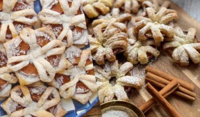 Tarçınlı elmalı çiçek milföy: Tatlı krizlerinize anında çözüm!