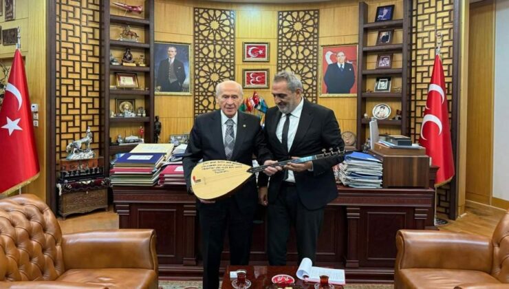 Yavuz Bingöl’den Bahçeli’ye teşekkür ziyareti! Makamında saz çaldı