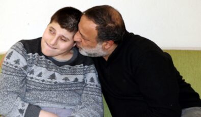 Van’dan yürek burkan çağrı: 8 yıldır engelli oğluna gözü gibi bakan baba yetkililere seslendi