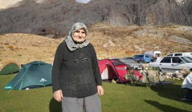 Yaşına meydan okuyan kadın: 73’lük dağcı herkesin hayranlığını kazandı!