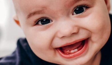 Bebeğiniz dişli doğduysa panik yapmayın! İşin uzmanları cevapladı