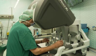 Çığır açan yöntem: Neşterin yerini robot kolları aldı!