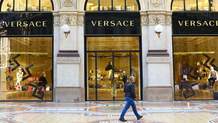 İtalyan devinin kanatları altında: Prada Versace’yi dudak uçuklatan fiyata satın aldı!