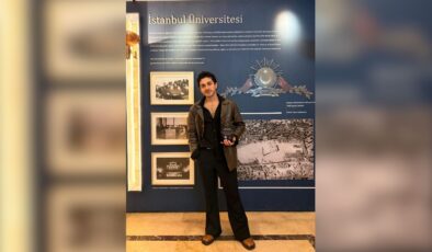 Rahimcan Kapkap’a “En İyi Çıkış Yapan Erkek Oyuncu” Ödülü Verildi