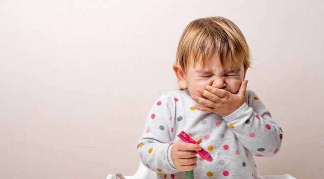 Çocuk doktoru uyardı: Bebeğinizi boğmacaya kurban etmeyin