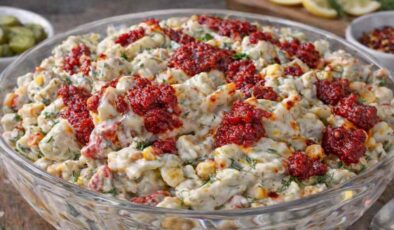 Gün sofralarının yeni yıldızı: Mantı salatası tarifi