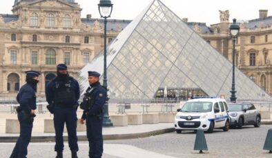 Louvre Müzesi’nde ikinci bir şok: Grev sebebiyle ziyarete kapatıldı!