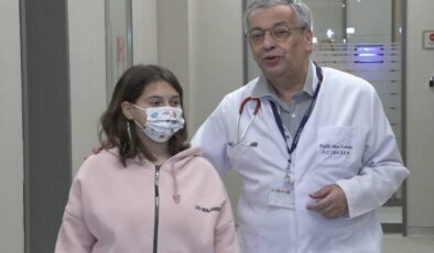 Annesinden 17 Yıl sonra aynı kader: Genç kız dayısından böbrekle hayata tutundu