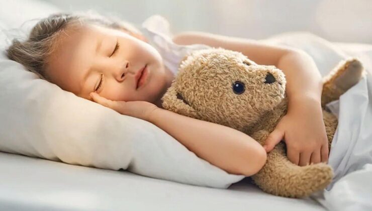 Çocuklarda kış uykusu saati! Çocuklarda kış uykusu düzeninde saatler önemli