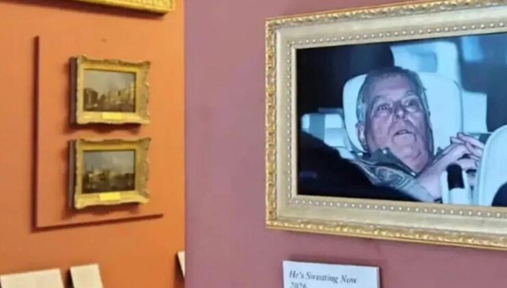 Epstein’le ilişkisi ortaya çıkmıştı: Eski prens Andrew’un şok anı Louvre Müzesi’ne asıldı