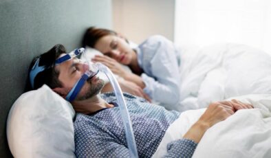 Uzmanından kritik uyarı: Horlamanın altında yatan gizli tehlike kalbinizi ve beyninizi vuruyor