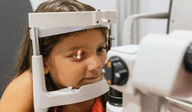 Uzmanından kritik uyarı: Uzun süre ekrana bakmak miyop hastalığını artırıyor