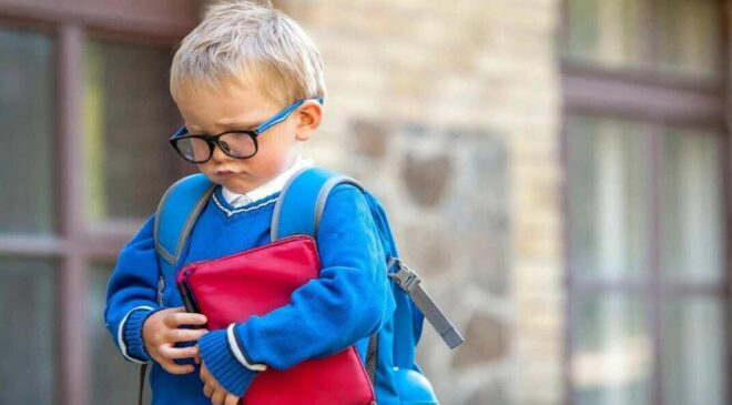 Çocuklar neden okula gitmek istemez? Okula gitmekte zorlanan çocuklar için altın öneriler