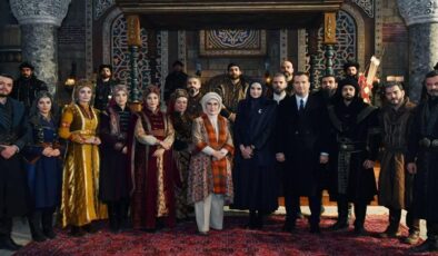 Emine Erdoğan ‘Kuruluş Orhan’ setine ziyarette bulundu
