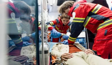 Kalp masajında ilk dakikalar kritik: Uzmanlardan doğru müdahale uyarısı