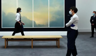 Sanat dünyasında milyarlar havada uçuştu: Satış rakamı dudak uçuklattı!