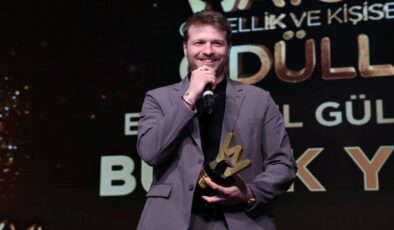 12. Watsons Güzellik Ödülleri’nde yıldızlar geçidi! Ünlüler ödüllerine kavuştu