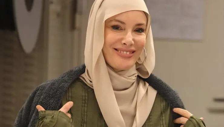 Gamze Özçelik 8 Yıl Sonra Ekranlara Dönüyor