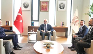 İsrail tehdit etmişti! Ünlü oyuncu Görkem Sevindik Bakan Ersoy ile bir araya geldi