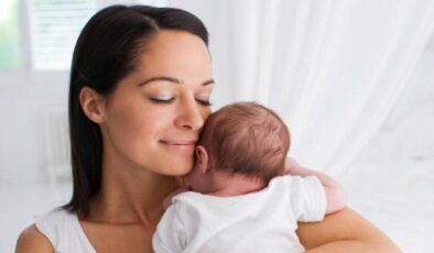 Memur ve SGK’lı annelere müjde: Doğum izninde olan annelerin ücretleri belli oldu!